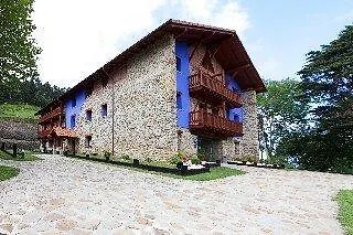 Hotel Txaraka 2*