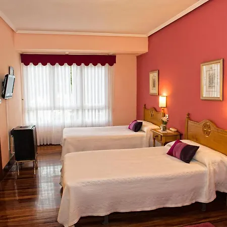 Otel Txaraka 2*