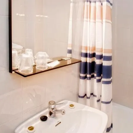 Otel Txaraka 2*