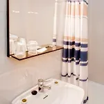 Hotel Txaraka 2*