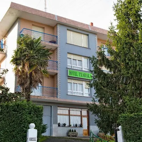 Hotel Txaraka 2*